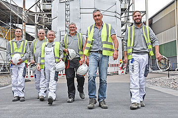 Das Team der Weiss Oberflaechentechnik bei Hydro Aluminium in Neuss