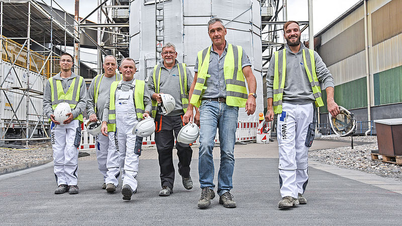 Das Team der Weiss Oberflaechentechnik bei Hydro Aluminium in Neuss